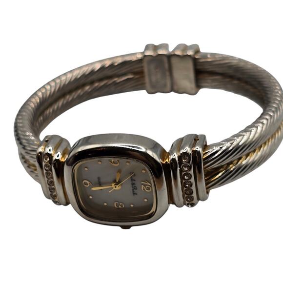 Peck & Peck Watch Women Quartz Mother of Pearl Silver Gold Tone Bracelet Quartz - Picture 3 of 9